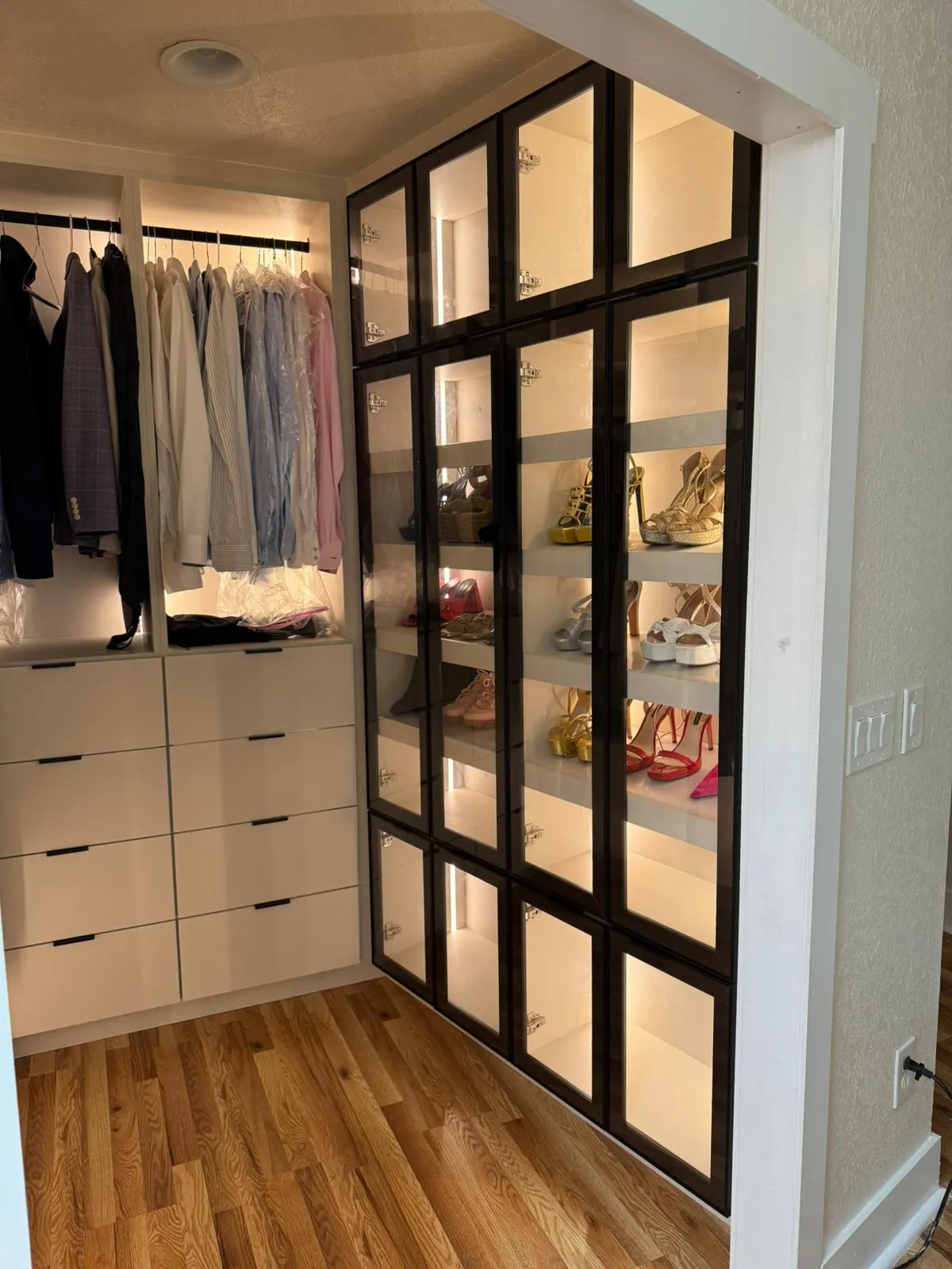 Closet organizers in Tampa, FL: Framed Glass